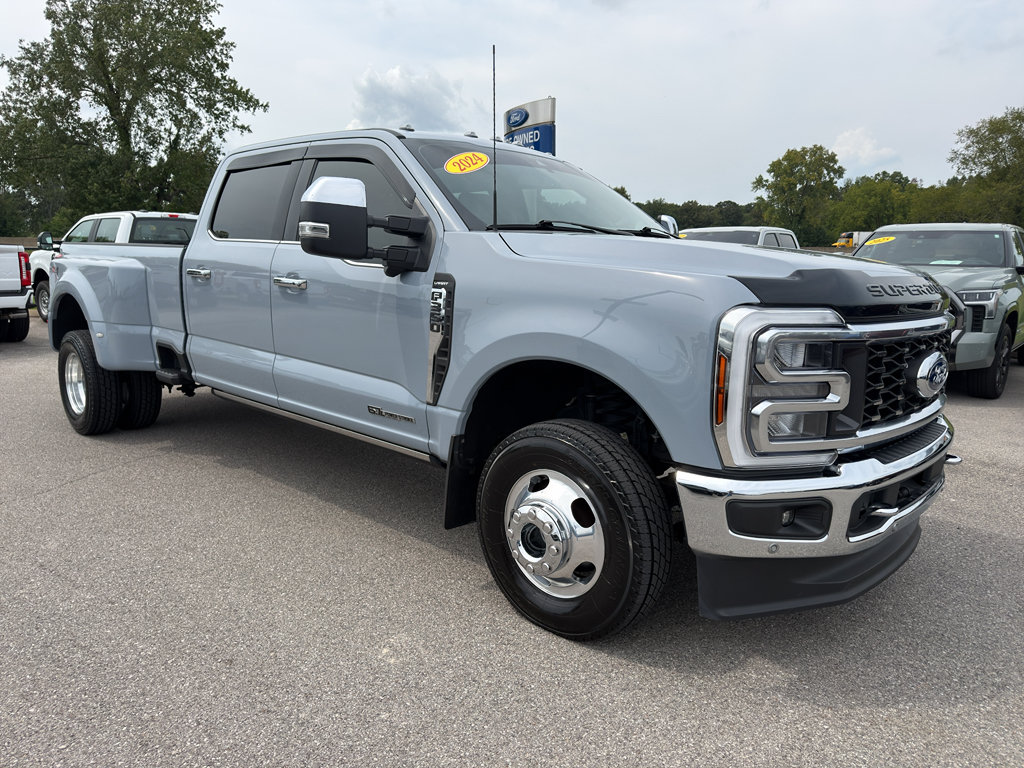 Used 2024 Ford F350 Lariat w/ Lariat Ultimate Package AWD/4WD image 3