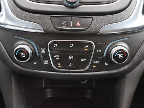 Used 2023 Chevrolet Equinox LT image 12