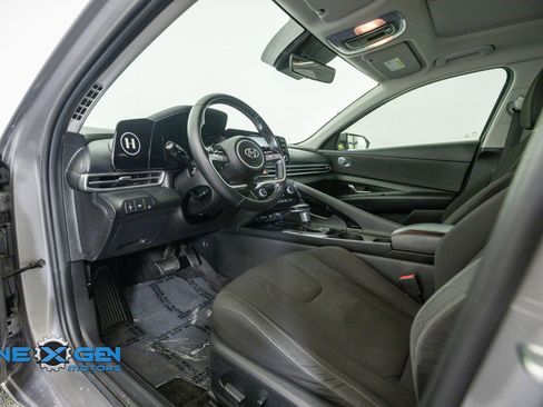 Used 2021 Hyundai Elantra SEL w/ Convenience + Premium Package FWD image 10