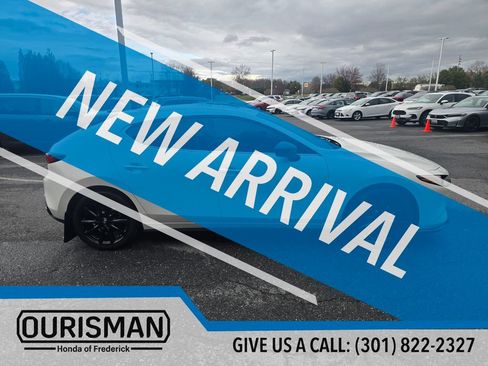 Used 2024 MAZDA MAZDA3 Hatchback w/Premium Plus Pkg image 9