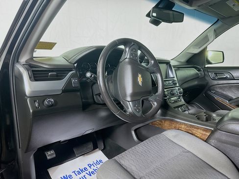 Used 2018 Chevrolet Suburban LS RWD image 9