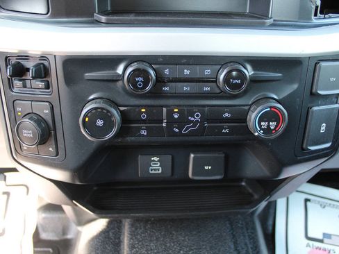 Used 2023 Ford F250 XL w/ Snow Plow/Camper Package AWD/4WD image 21