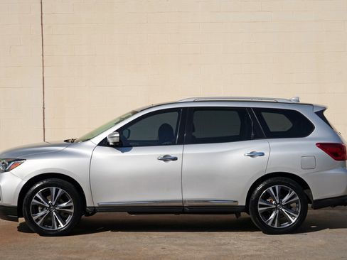 Used 2020 Nissan Pathfinder Platinum FWD image 48