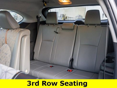Used 2023 Toyota Highlander Bronze Edition image 13