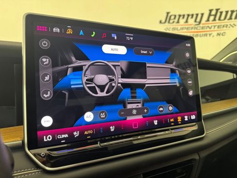 Used 2025 Volkswagen Tiguan SEL R-Line AWD/4WD image 25