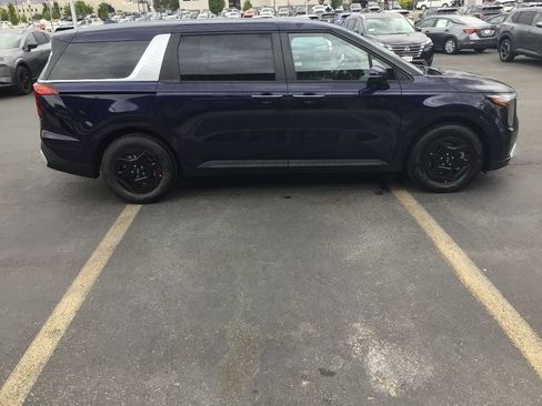 New 2026 Kia Carnival LX image 6