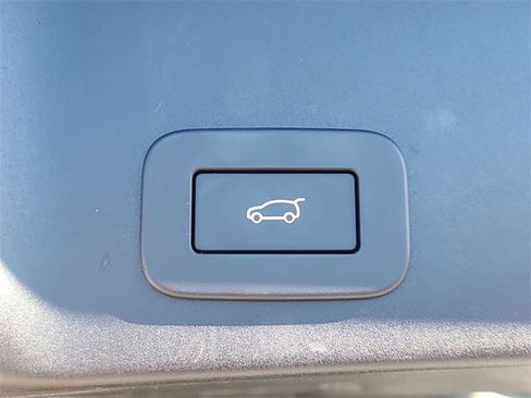 Used 2024 Land Rover Range Rover Evoque S image 11