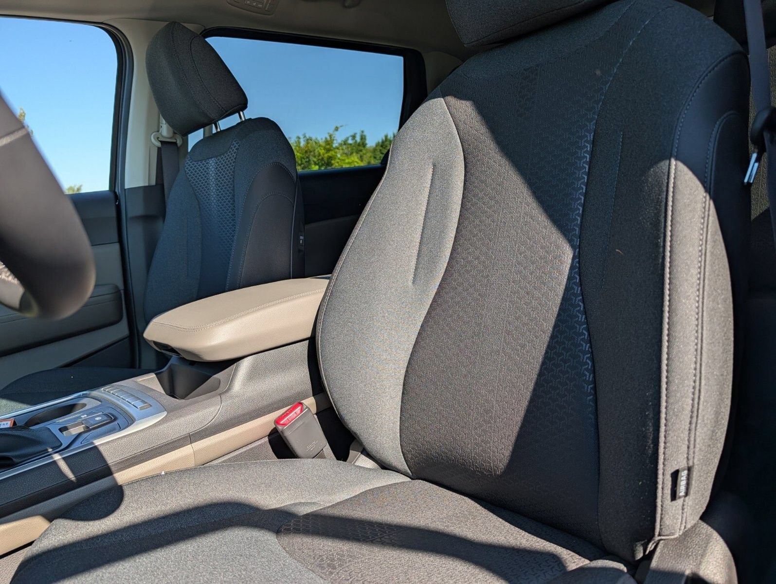 New 2027 Kia Carnival LX FWD image 21