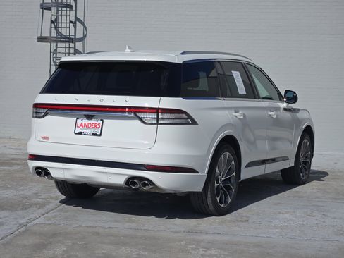 Used 2022 Lincoln Aviator Grand Touring w/ Equipment Group 301A image 8