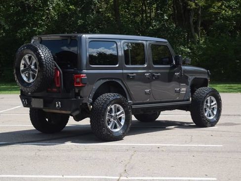 Used 2019 Jeep Wrangler Unlimited Sahara AWD/4WD image 23