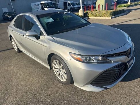 Used 2018 Toyota Camry LE w/ Convenience Package image 4