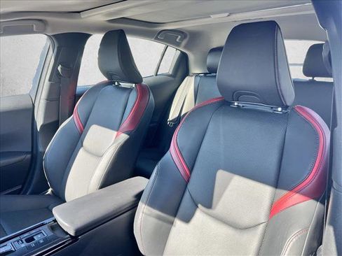 Used 2024 Toyota Prius Prime Premium image 15