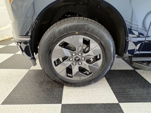 Used 2024 Ford F150 Lightning Lariat AWD/4WD image 13