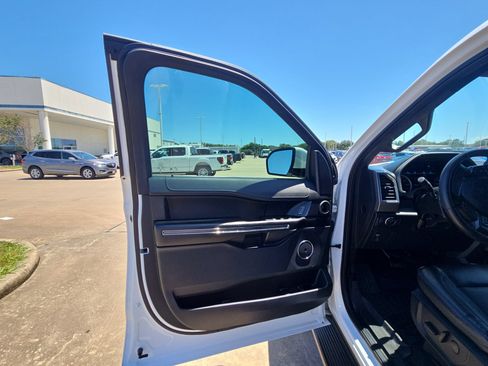 Used 2020 Ford Expedition XLT w/ Equipment Group 201A RWD image 12
