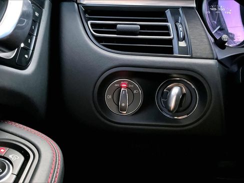 Used 2021 Porsche Macan GTS image 35