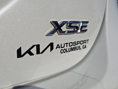 Used 2020 Toyota Camry XSE image 12