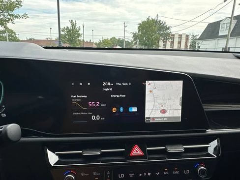 Certified 2024 Kia Niro FWD image 41