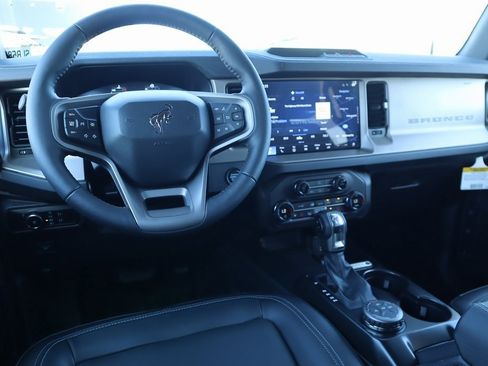 New 2025 Ford Bronco Outer Banks image 2