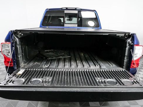 Used 2017 Nissan Titan Platinum Reserve image 29