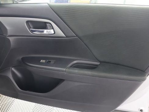 Used 2015 Honda Accord LX image 25