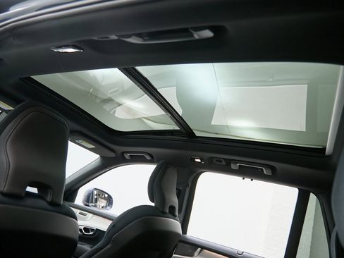 Certified 2025 Volvo XC90 B6 Ultra image 24