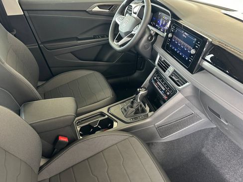 New 2026 Volkswagen Taos SE FWD image 16