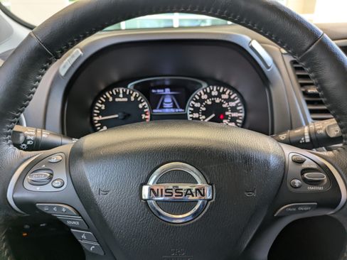 Used 2019 Nissan Pathfinder SL w/ SL Premium Package AWD/4WD image 30