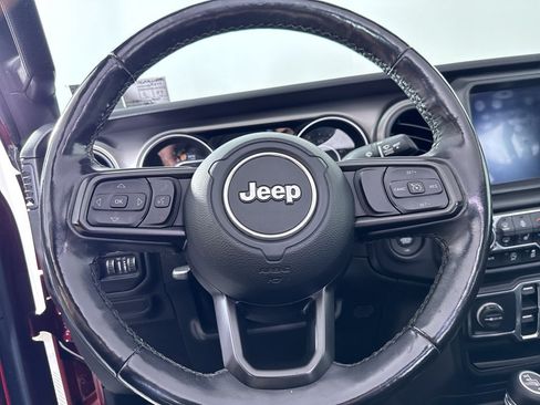 Used 2021 Jeep Gladiator Sport AWD/4WD image 24