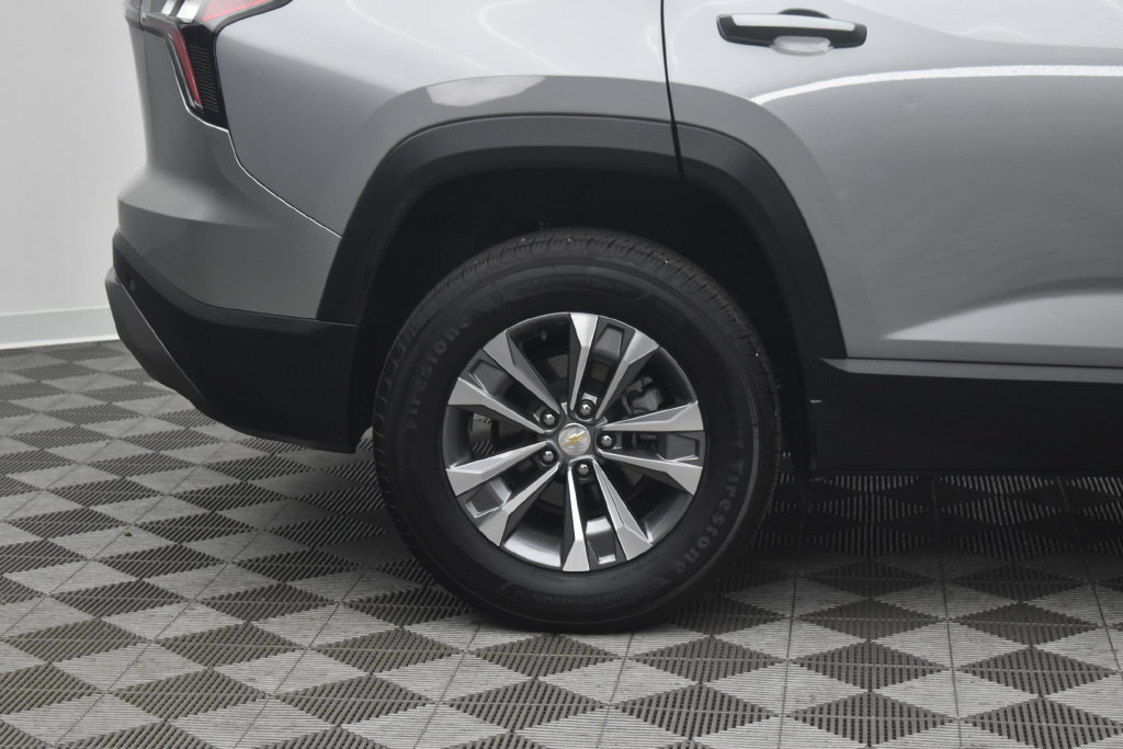 Used 2026 Chevrolet Equinox LT FWD image 25