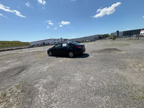 Used 2025 Toyota Corolla LE FWD image 12