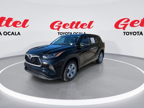 Used 2023 Toyota Highlander L image 4