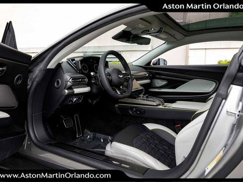 New 2025 Aston Martin Vanquish image 3