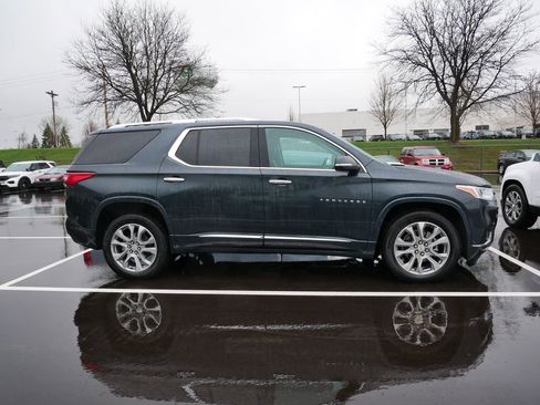 Used 2021 Chevrolet Traverse Premier image 3
