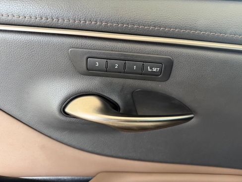 Used 2023 Lexus ES 350 w/ Premium Package FWD image 36