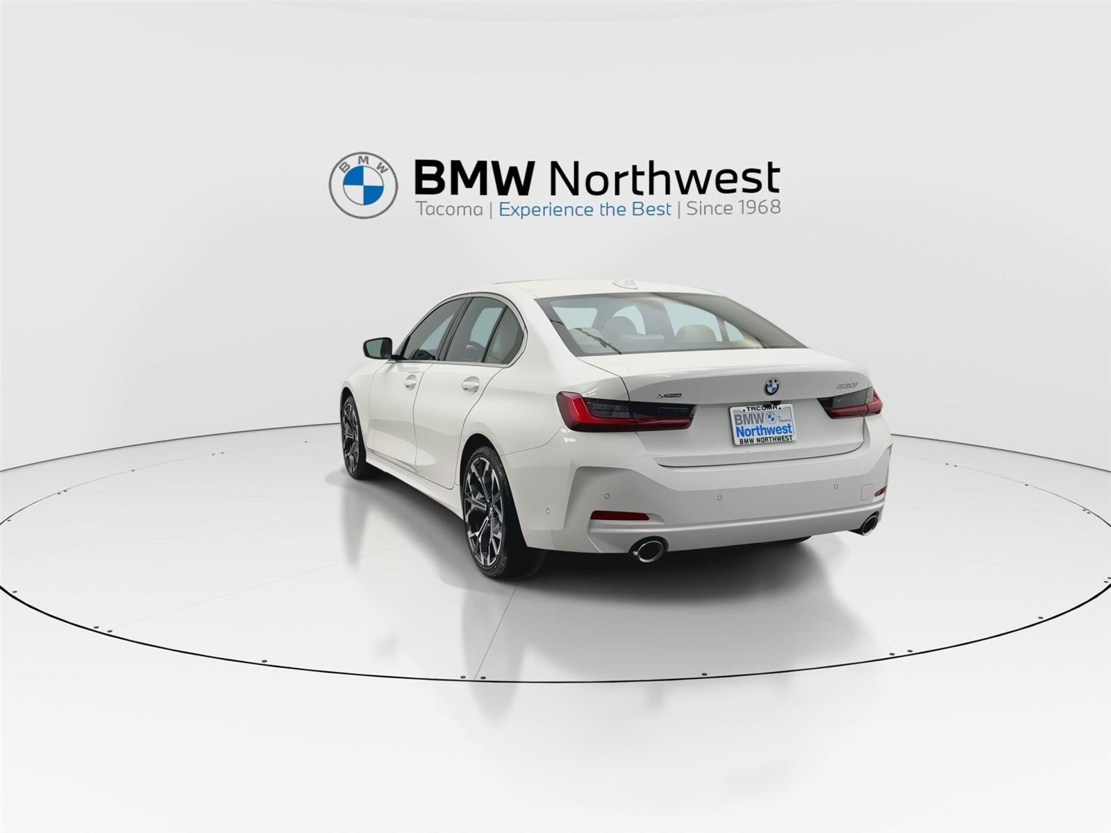 Used 2026 BMW 330i xDrive Sedan w/ Parking Assistance Package AWD/4WD image 13