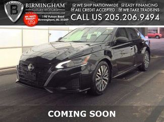 Used 2024 Nissan Altima 2.5 SV image 1
