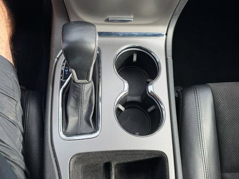 Used 2020 Jeep Grand Cherokee Altitude AWD/4WD image 25