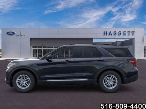 Used 2025 Ford Explorer Active AWD/4WD image 4