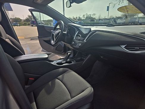Used 2024 Chevrolet Malibu LT image 33