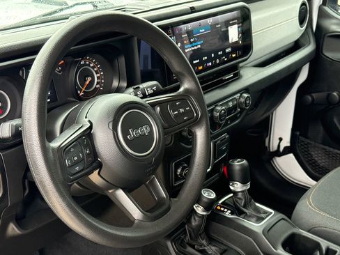 Used 2024 Jeep Wrangler Unlimited Sport AWD/4WD image 19