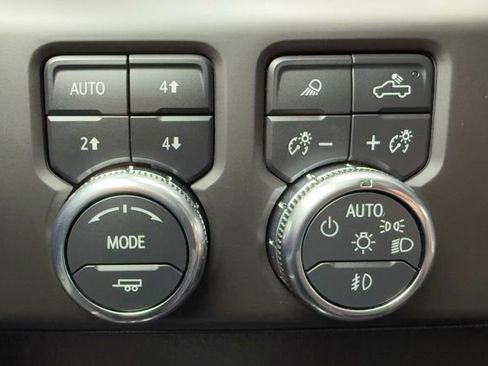 Used 2025 GMC Sierra 2500 AT4X image 57