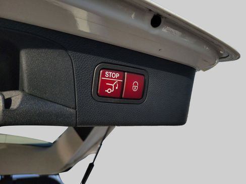 Certified 2022 Mercedes-Benz GLC 300 image 9