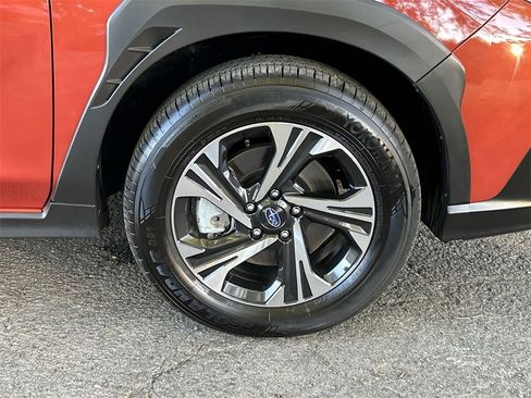 Used 2025 Subaru Crosstrek 2.0i Premium image 13