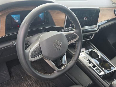 Used 2024 Volkswagen Atlas SE FWD image 15