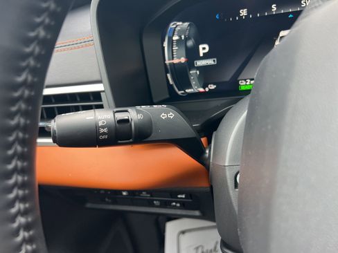 Used 2023 Mitsubishi Outlander SEL 40th Anniversary AWD/4WD image 17