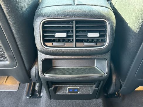 Used 2024 Mercedes-Benz GLE 450e 4MATIC image 34