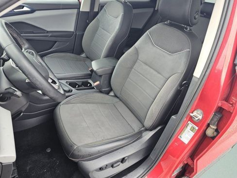 Used 2023 Volkswagen Taos SE w/ Panoramic Sunroof Package AWD/4WD image 6
