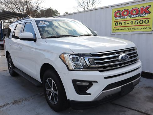 Used 2018 Ford Expedition XLT image 4