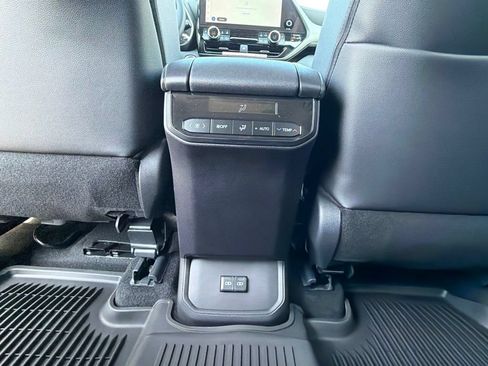 New 2026 Toyota Highlander XLE AWD/4WD image 34
