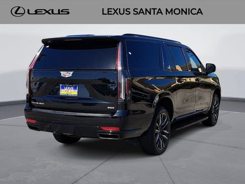 Used 2023 Cadillac Escalade ESV Sport AWD/4WD image 5